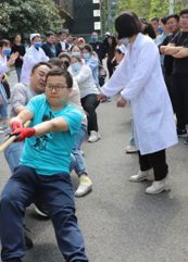 【凝心聚力 賽出風采】武寧縣人民醫院舉行慶“五·一”職工（gōng）拔河比賽